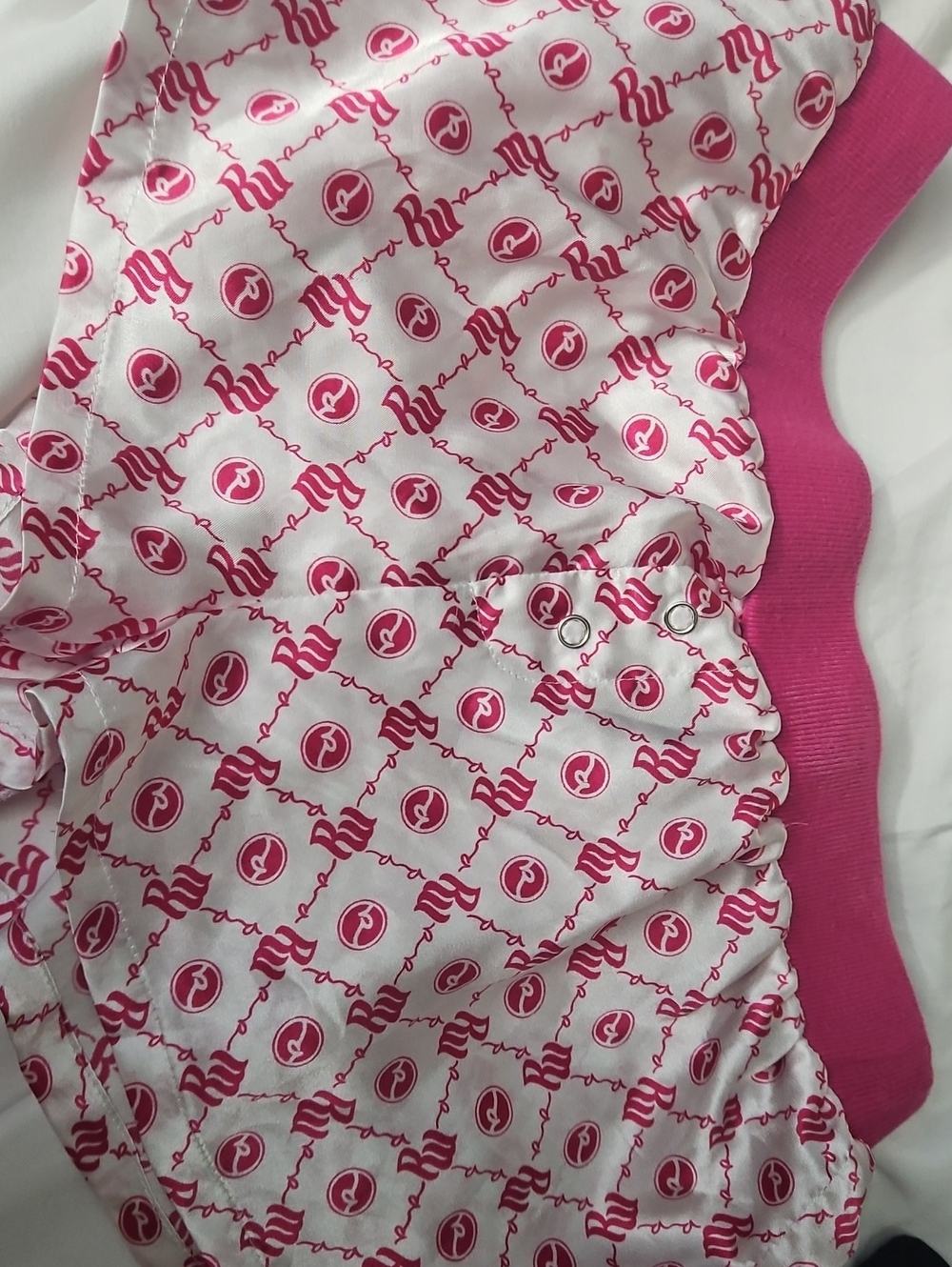 Rocawear White and Pink Logo-Print Sleep short with Pink Trim VINTAGE